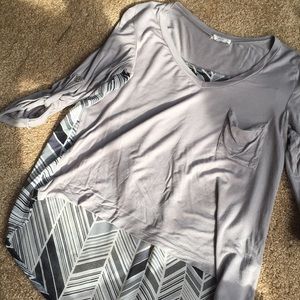 Cropped sleeve shirt